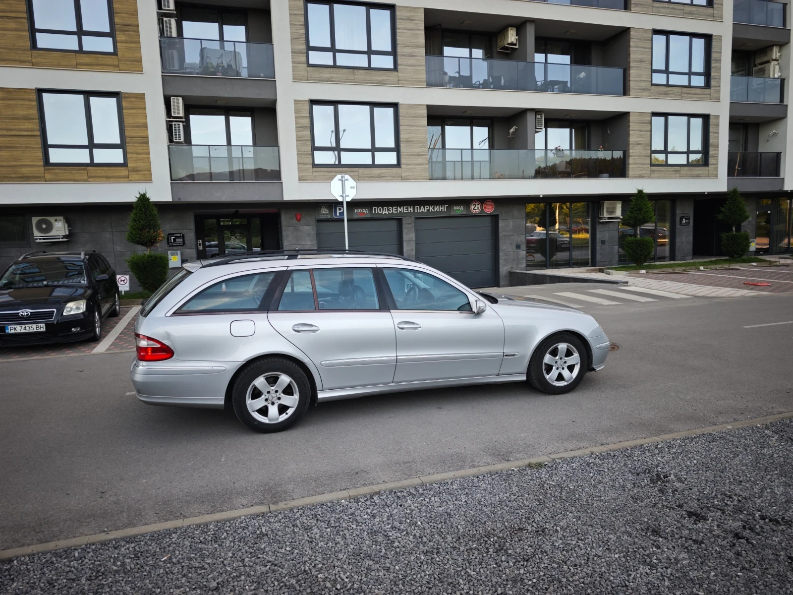 Mercedes-Benz E 270, снимка 16 - Автомобили и джипове - 54908364