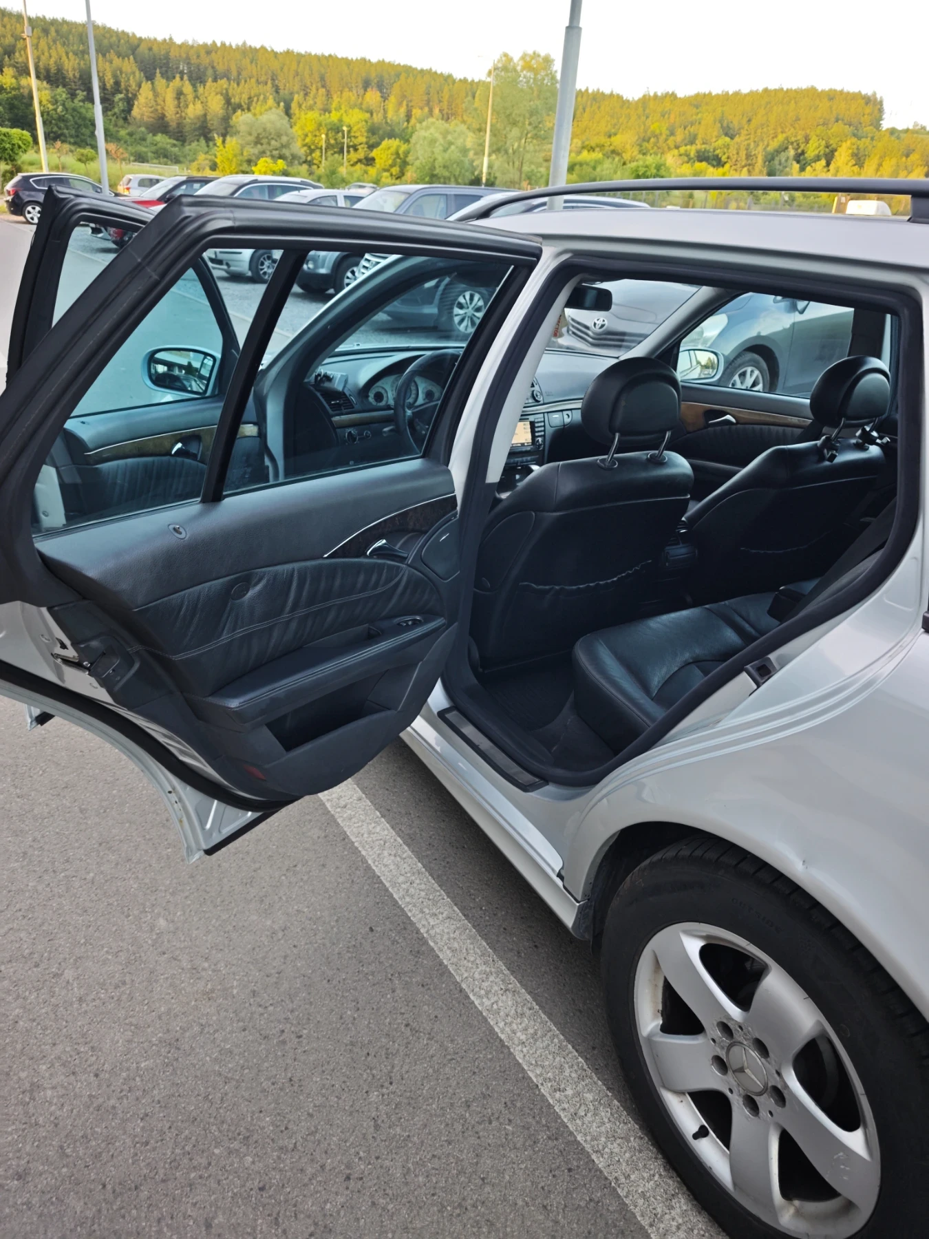 Mercedes-Benz E 270, снимка 13 - Автомобили и джипове - 54908364