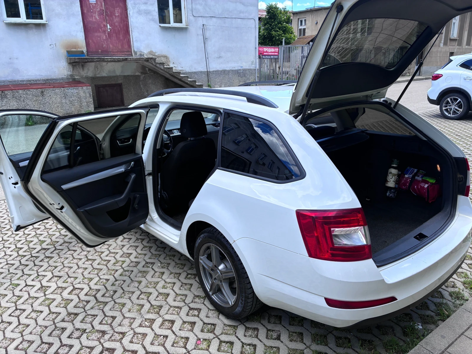 Skoda Octavia 2014, 1.6, 105 к.с., снимка 5 - Автомобили и джипове - 54917947
