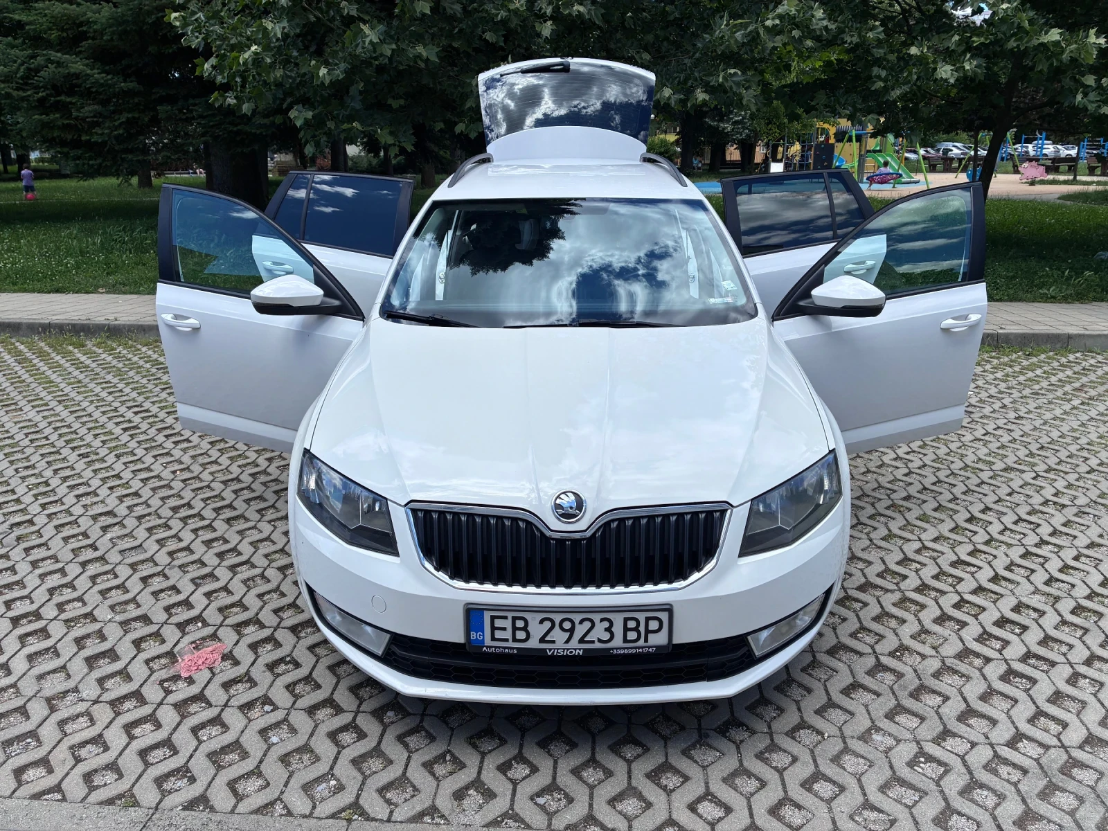 Skoda Octavia 2014, 1.6, 105 к.с., снимка 8 - Автомобили и джипове - 54917947