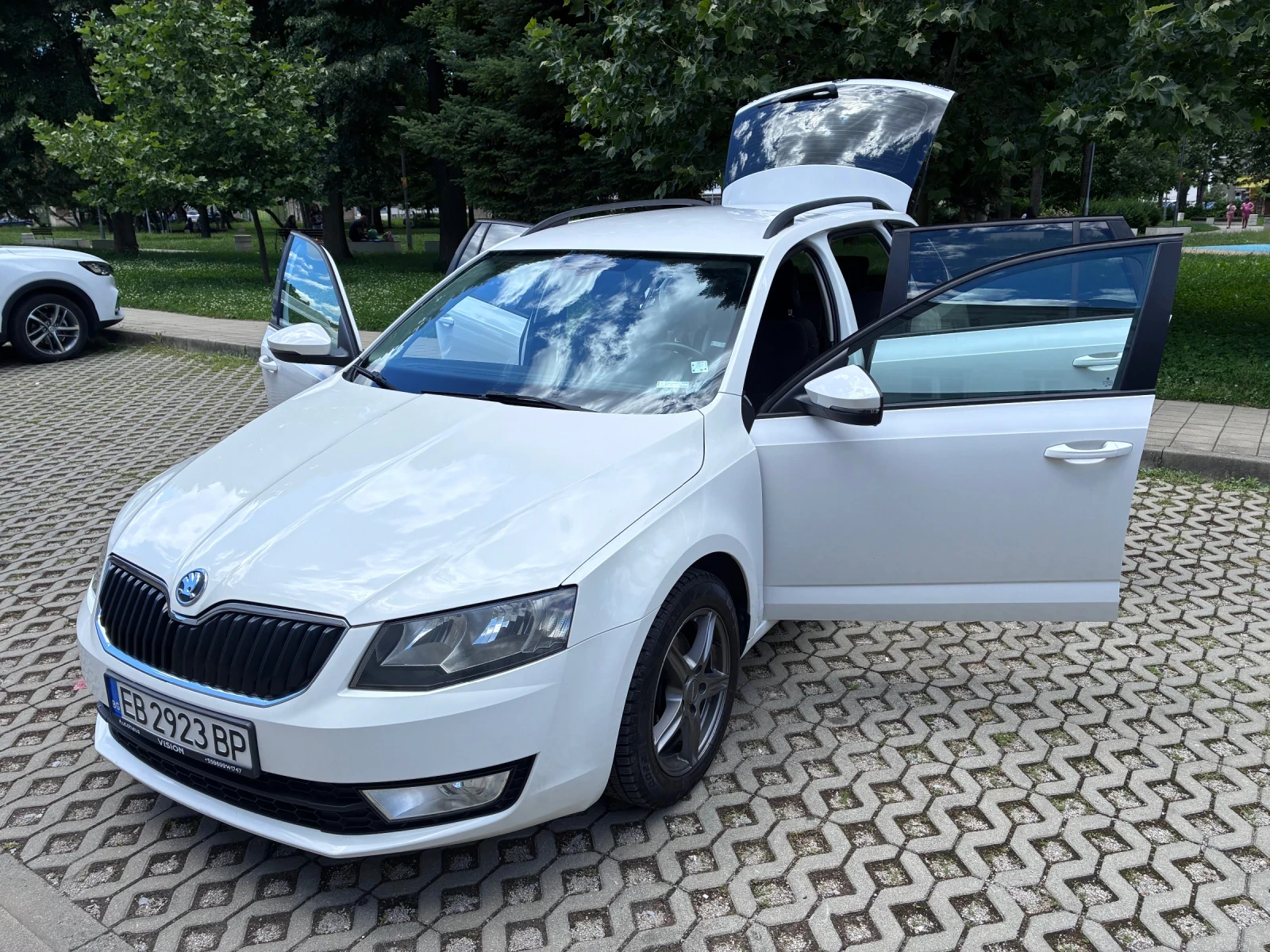 Skoda Octavia 2014, 1.6, 105 к.с., снимка 7 - Автомобили и джипове - 54917947