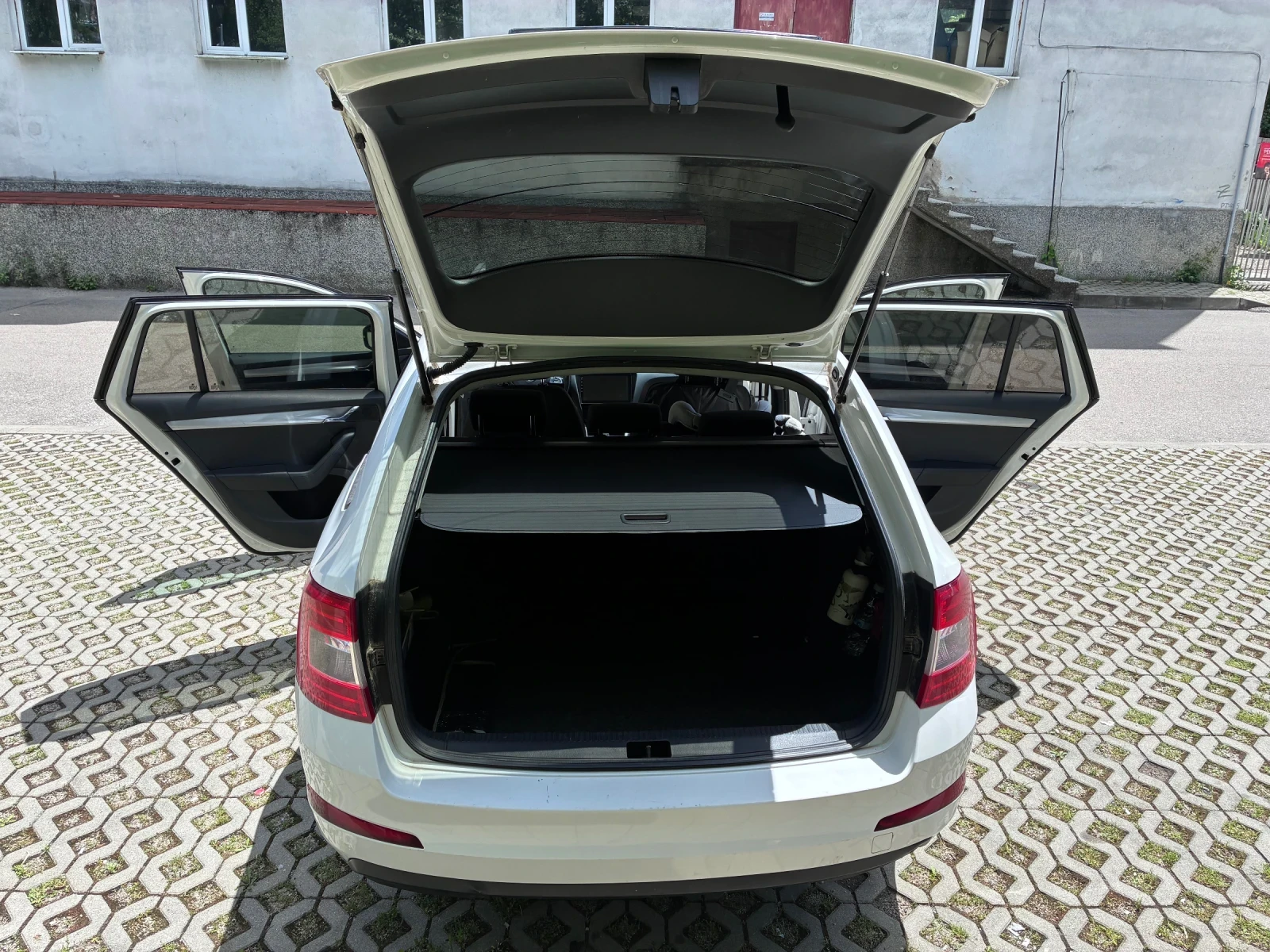 Skoda Octavia 2014, 1.6, 105 к.с., снимка 14 - Автомобили и джипове - 54917947