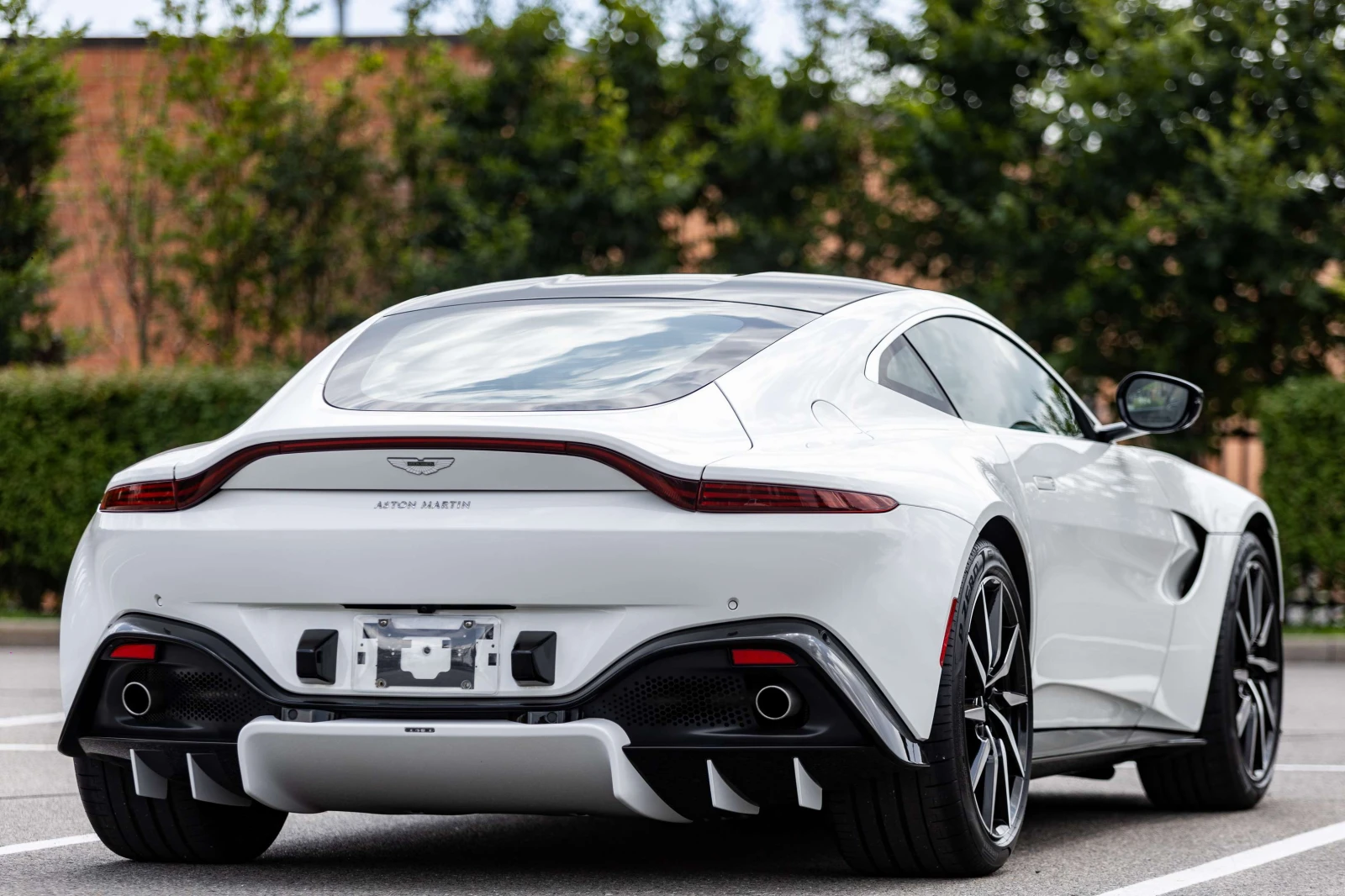 Aston Martin V8 Vantage V8 / 4.0L / TWIN TURBO / $28, 000 ЕКСТРИ / ЦЕНА ДО, снимка 5 - Автомобили и джипове - 55008584