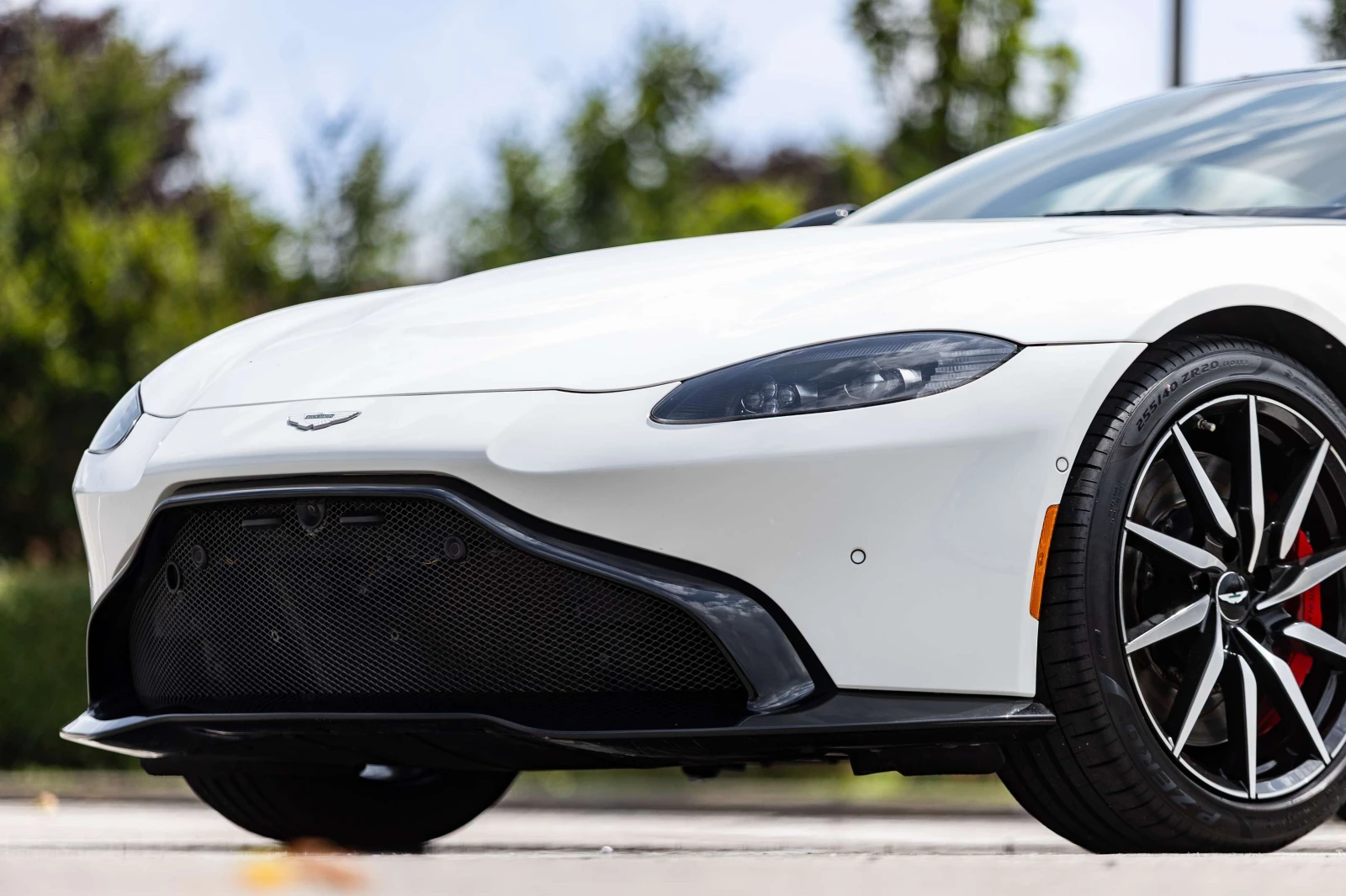 Aston Martin V8 Vantage V8 / 4.0L / TWIN TURBO / $28, 000 ЕКСТРИ / ЦЕНА ДО, снимка 9 - Автомобили и джипове - 55008584
