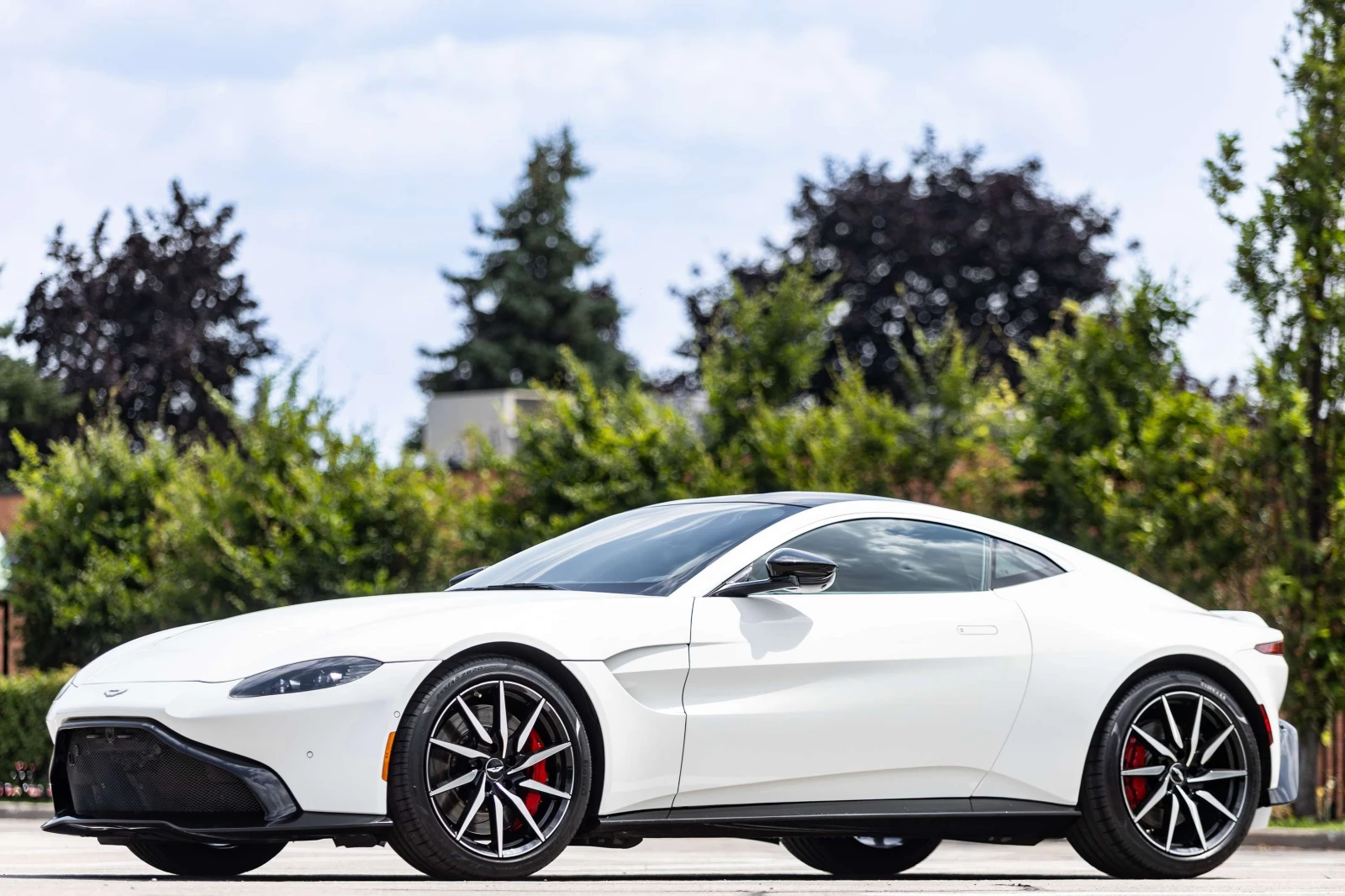 Aston Martin V8 Vantage V8 / 4.0L / TWIN TURBO / $28, 000 ЕКСТРИ / ЦЕНА ДО