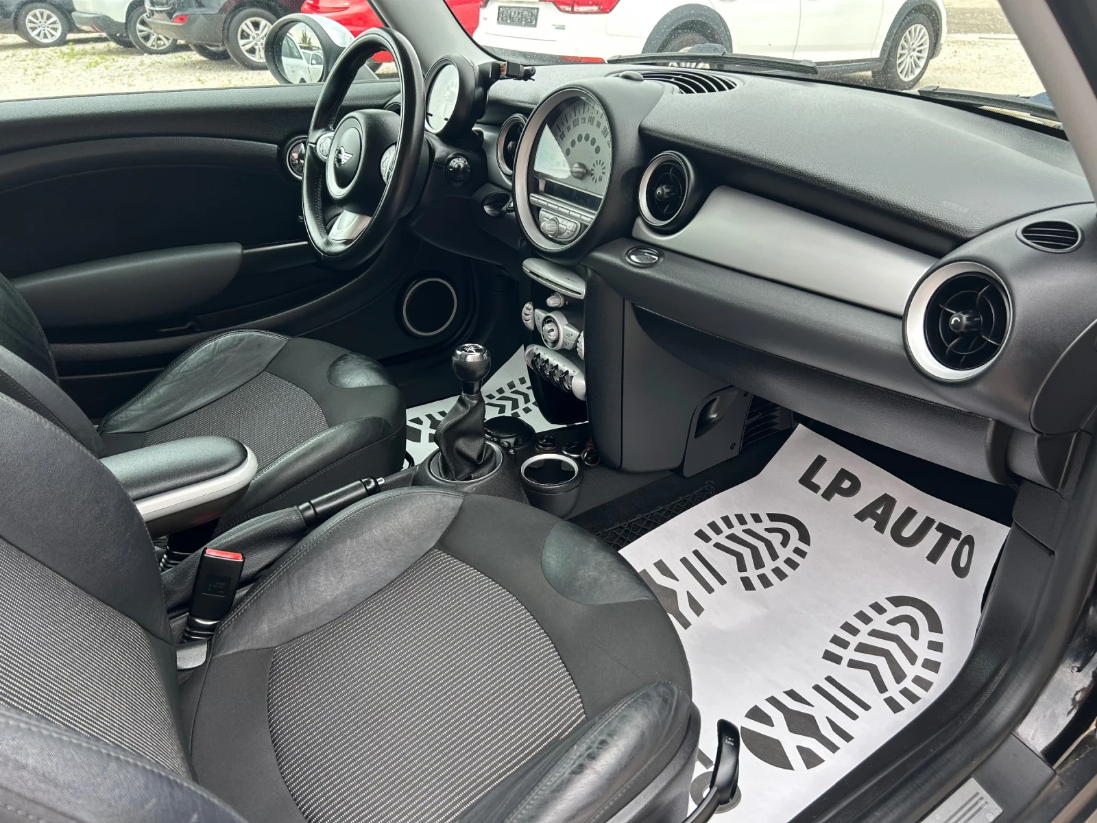 Mini Clubman * 1.6i* 122к.с* Кожа* , снимка 5 - Автомобили и джипове - 55043037