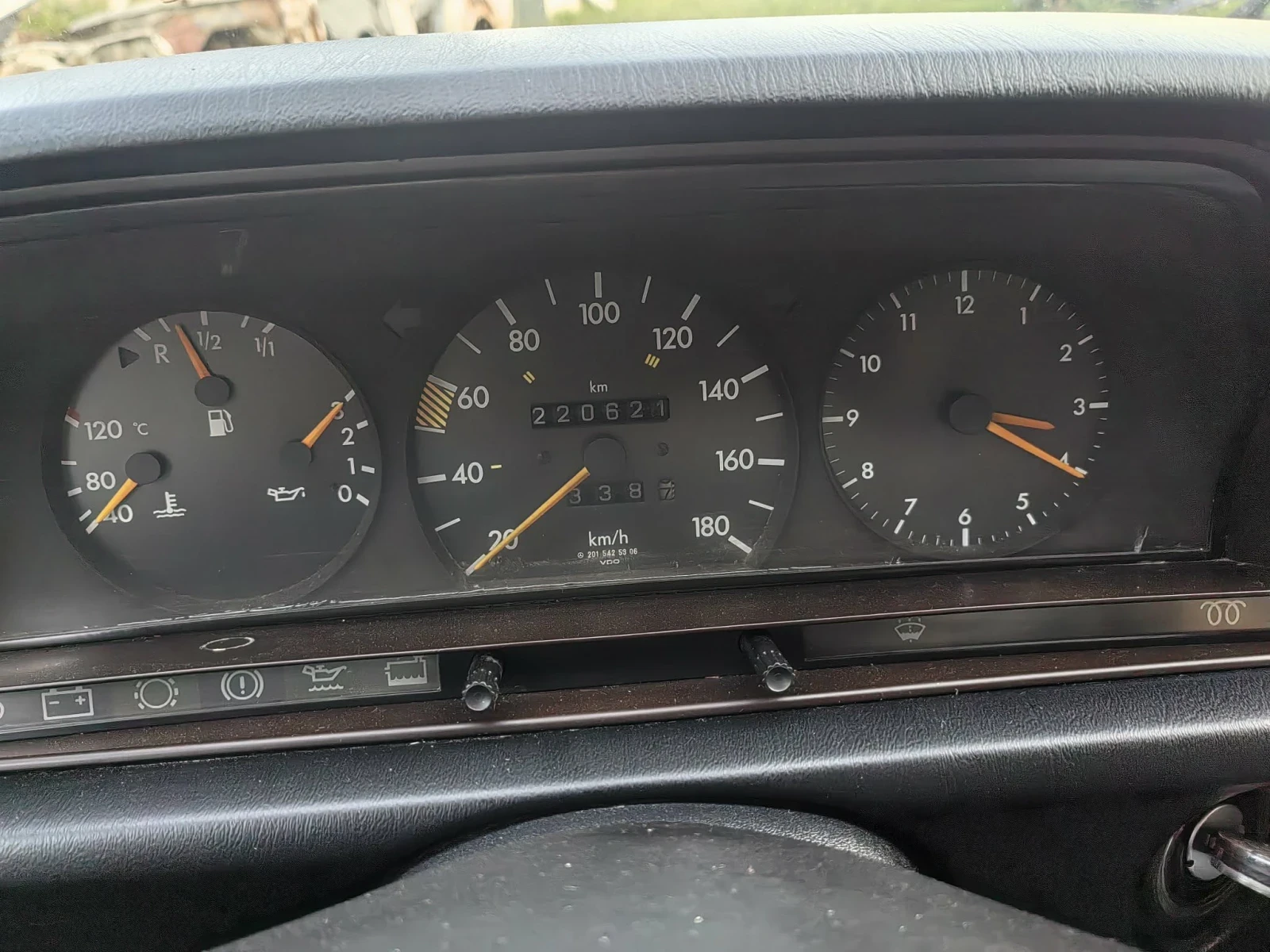 Mercedes-Benz 190 2.0D ТОП СЪСТОЯНИЕ, снимка 14 - Автомобили и джипове - 55605143