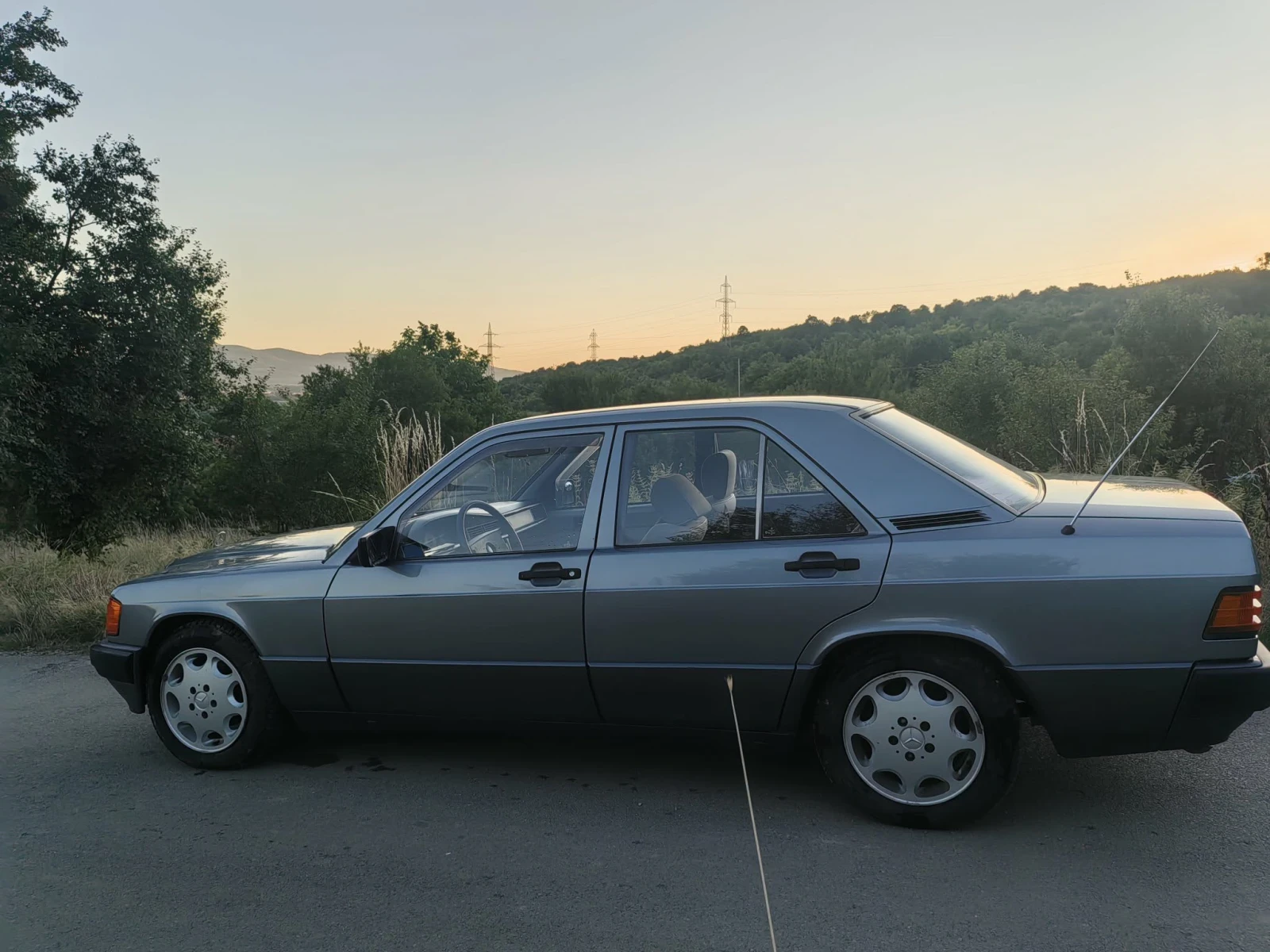 Mercedes-Benz 190 2.0D ТОП СЪСТОЯНИЕ, снимка 8 - Автомобили и джипове - 55605143