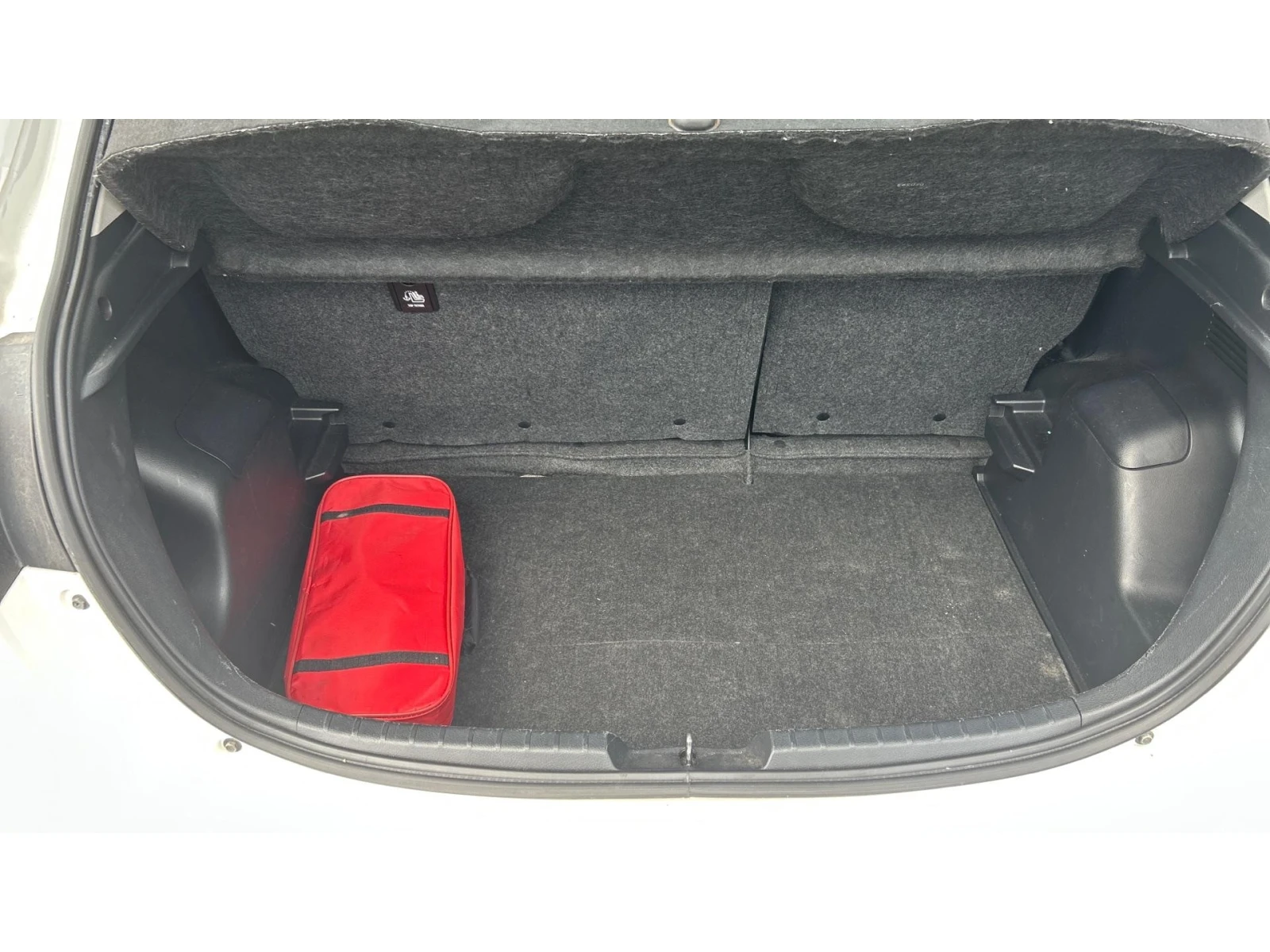 Toyota Yaris 1.5 HSD, Месечна вноска от 199  , снимка 17 - Автомобили и джипове - 55751766