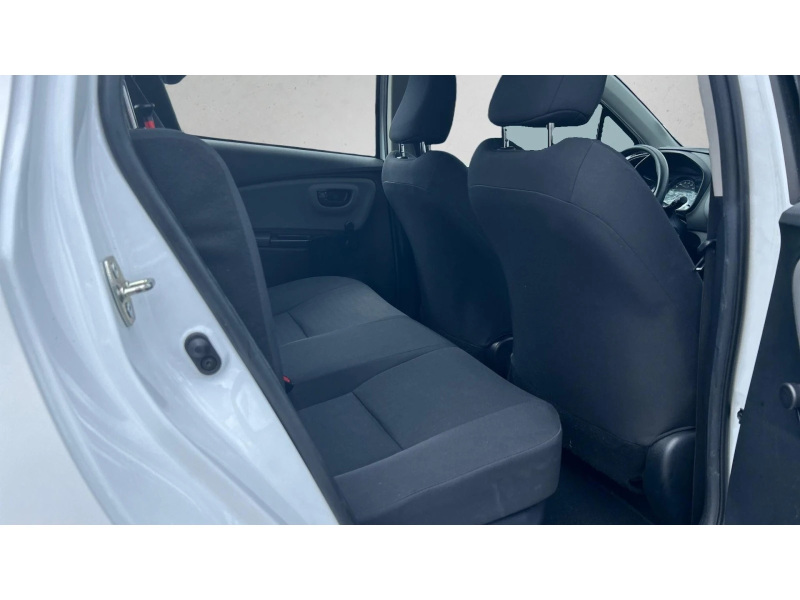 Toyota Yaris 1.5 HSD, Месечна вноска от 199  , снимка 10 - Автомобили и джипове - 55751766