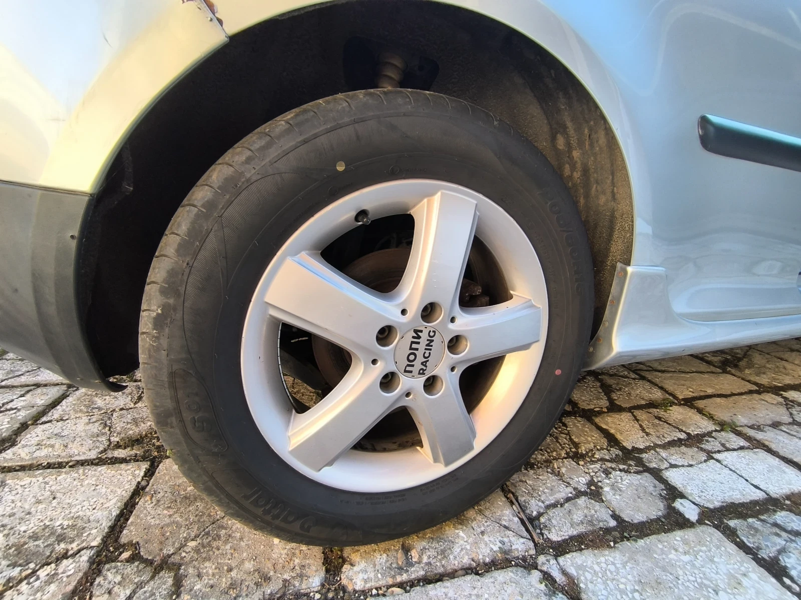 VW Golf 5, снимка 14 - Автомобили и джипове - 56300325