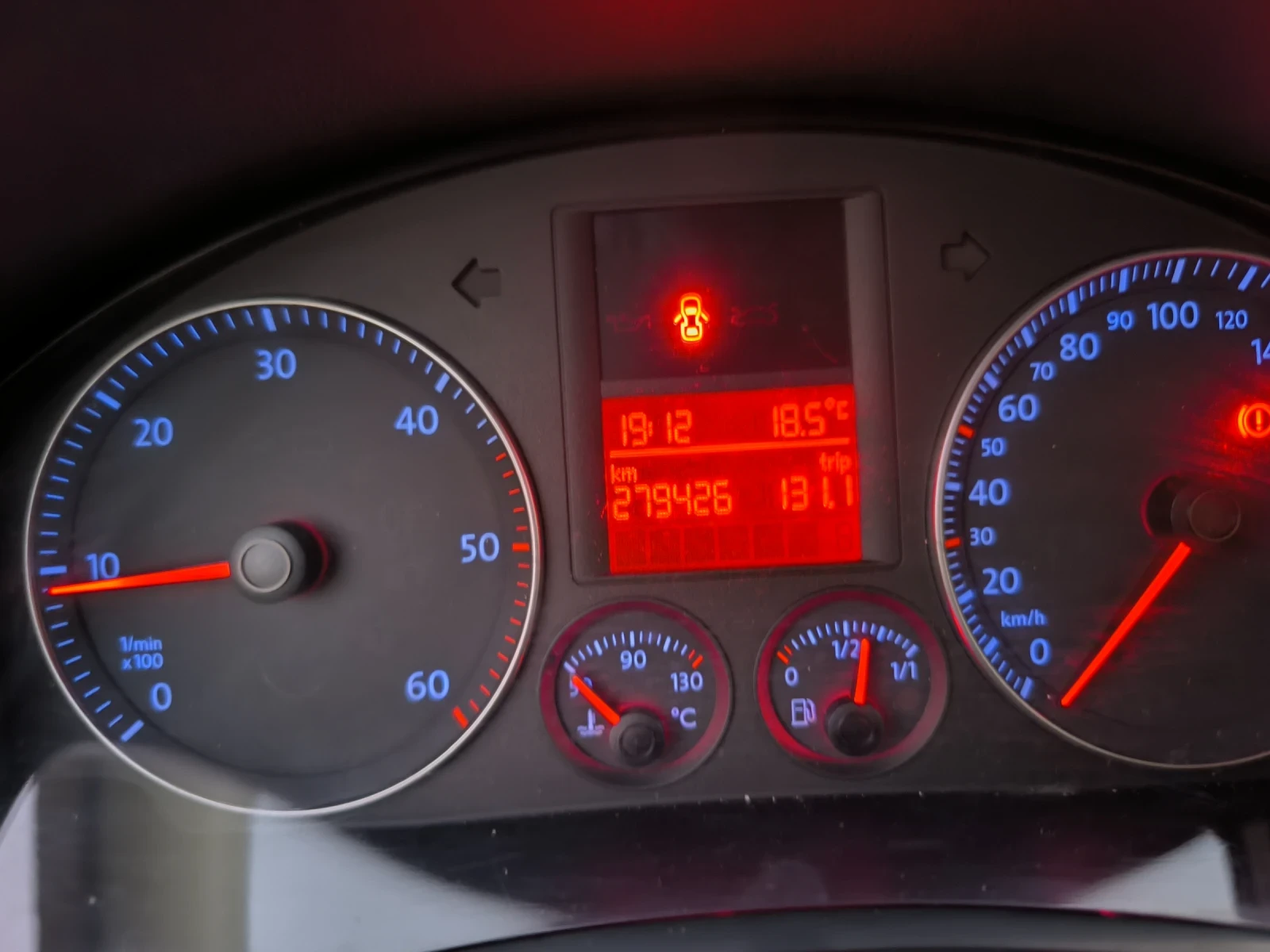 VW Golf 5, снимка 8 - Автомобили и джипове - 56300325