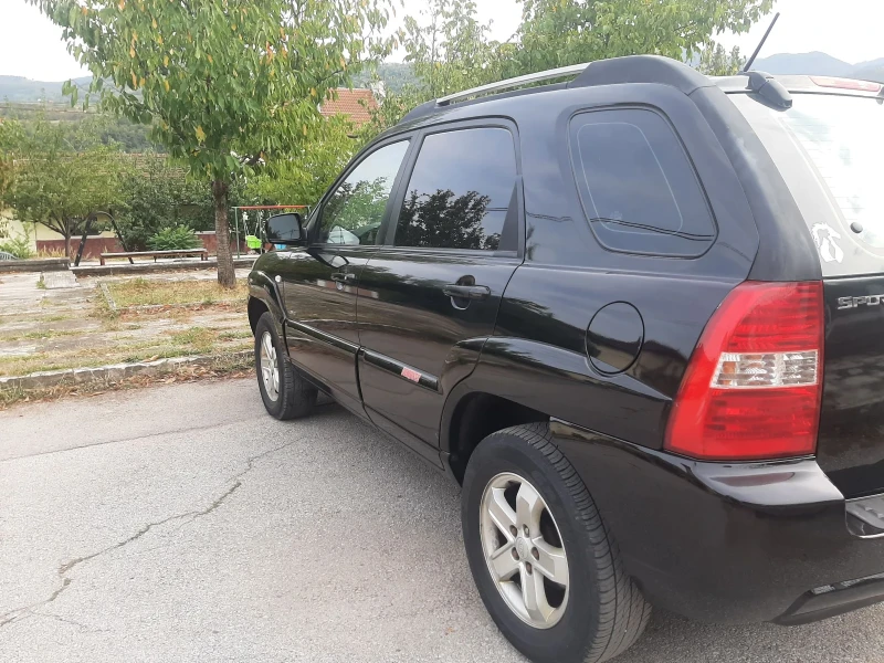 Kia Sportage 2.0 I  KLIMA KOJA 4x4, снимка 6 - Автомобили и джипове - 47261149