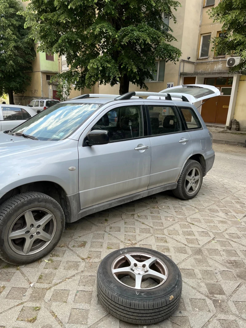 Mitsubishi Outlander Газ-Бензин 2000/136.   2004г 4x4, снимка 5 - Автомобили и джипове - 52674681