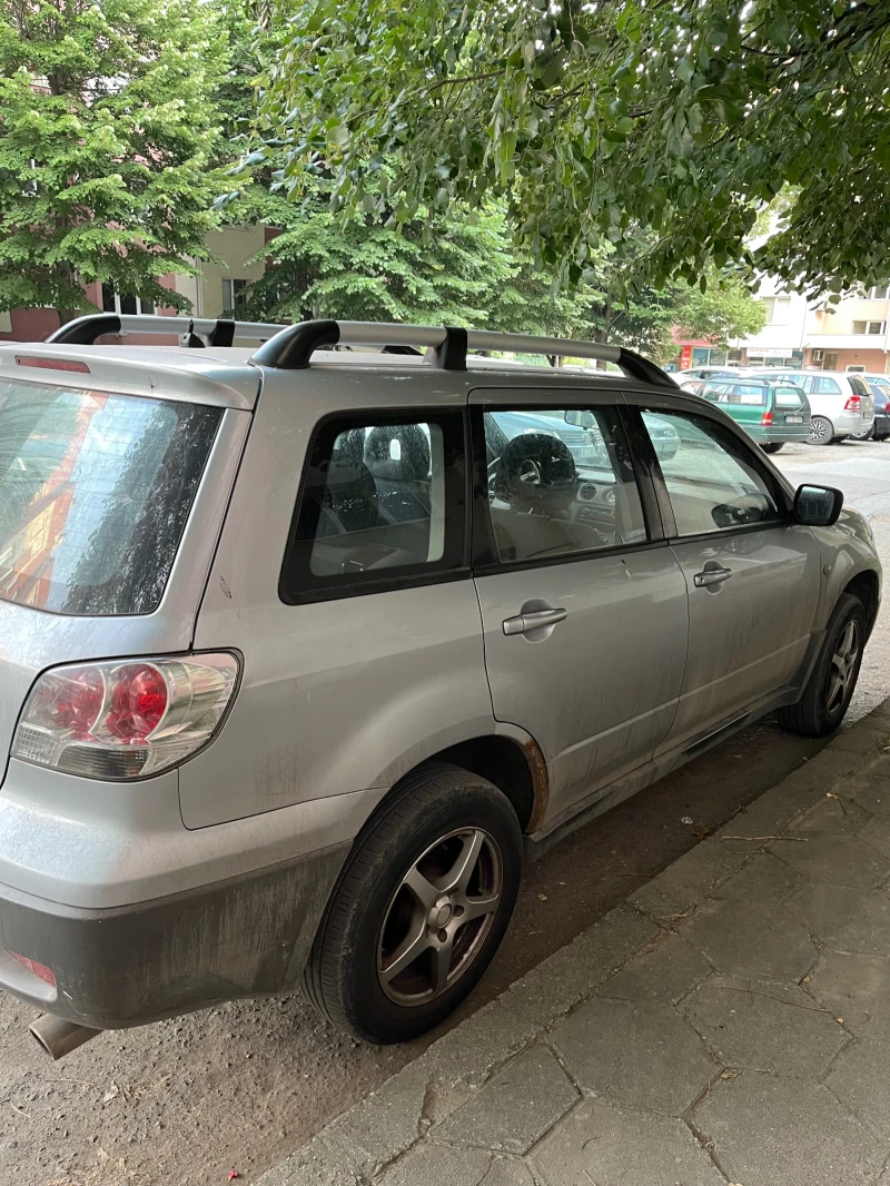 Mitsubishi Outlander Газ-Бензин 2000/136.   2004г 4x4, снимка 2 - Автомобили и джипове - 52674681