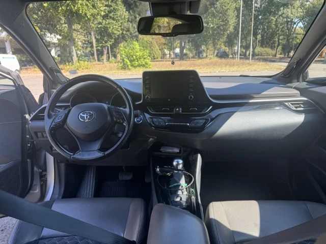 Toyota C-HR 1.8 , снимка 11 - Автомобили и джипове - 56069874