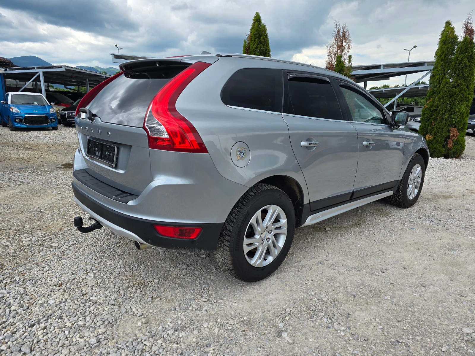Volvo XC60 2.4 D5  AWD! ! КОЖА! ! КЛИМАТРОНИК - изображение 5