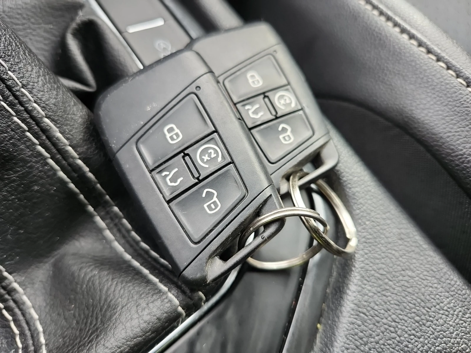 VW Tiguan 2L 4cyl AWD, снимка 8 - Автомобили и джипове - 53953635