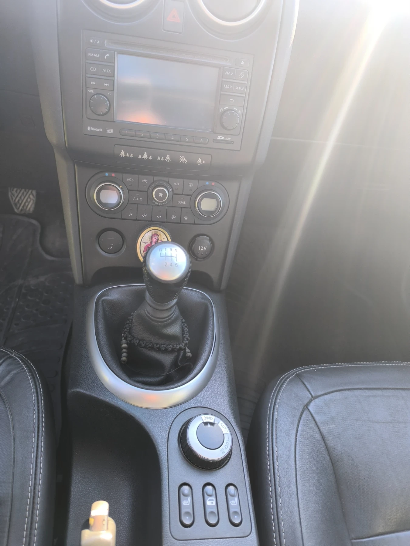 Nissan Qashqai 2.0/141 кс, снимка 12 - Автомобили и джипове - 54113302