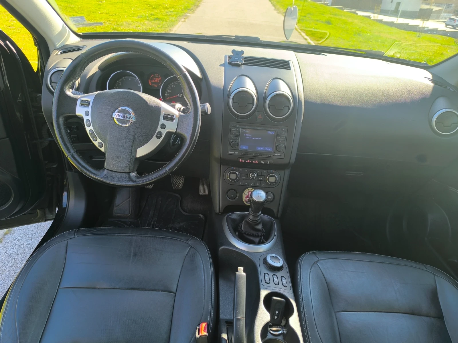 Nissan Qashqai 2.0/141 кс, снимка 7 - Автомобили и джипове - 54113302