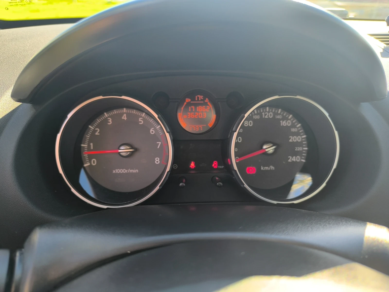 Nissan Qashqai 2.0/141 кс, снимка 9 - Автомобили и джипове - 54113302