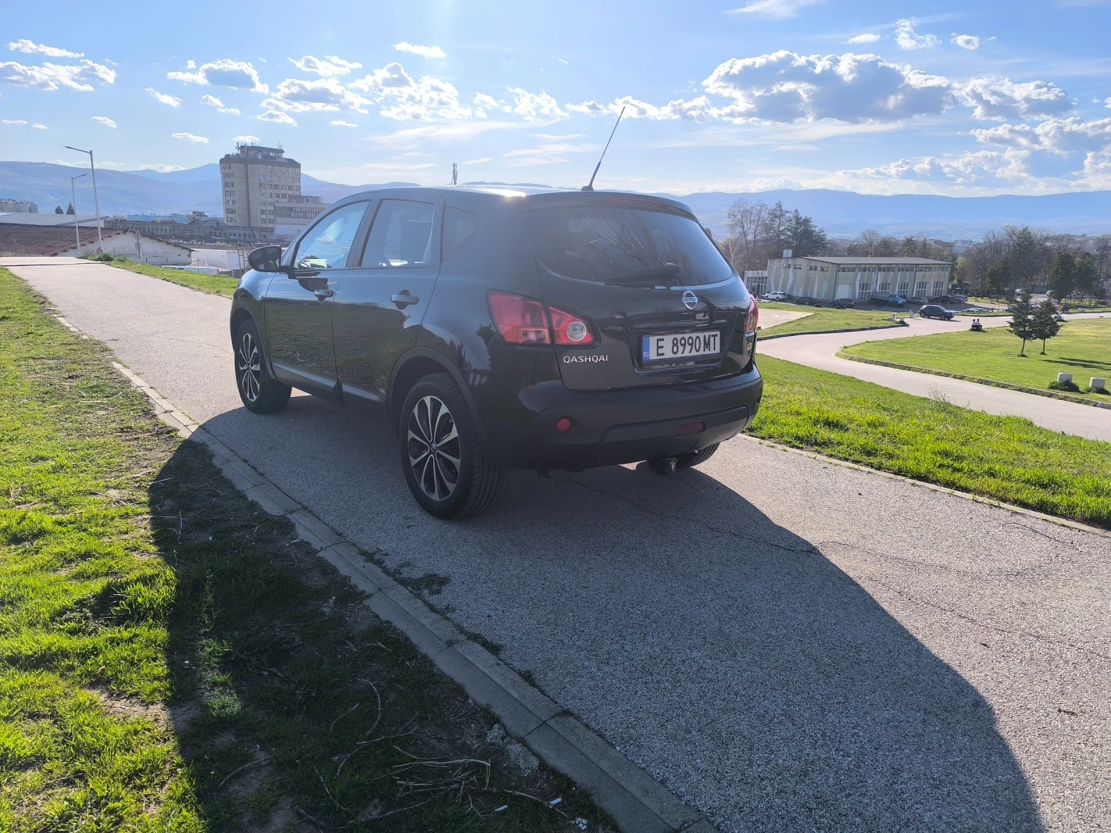 Nissan Qashqai 2.0/141 кс, снимка 2 - Автомобили и джипове - 54113302