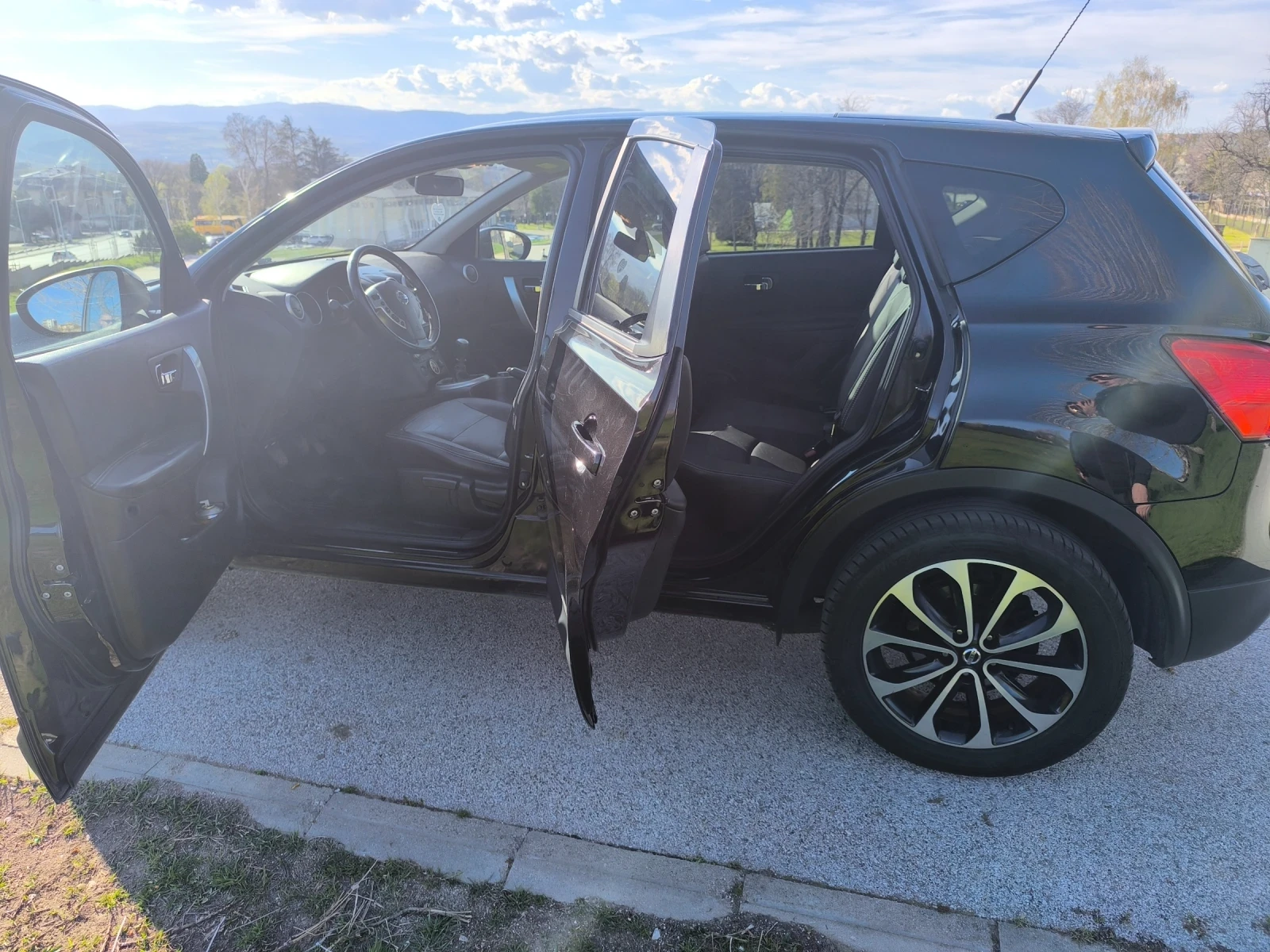 Nissan Qashqai 2.0/141 кс, снимка 5 - Автомобили и джипове - 54113302