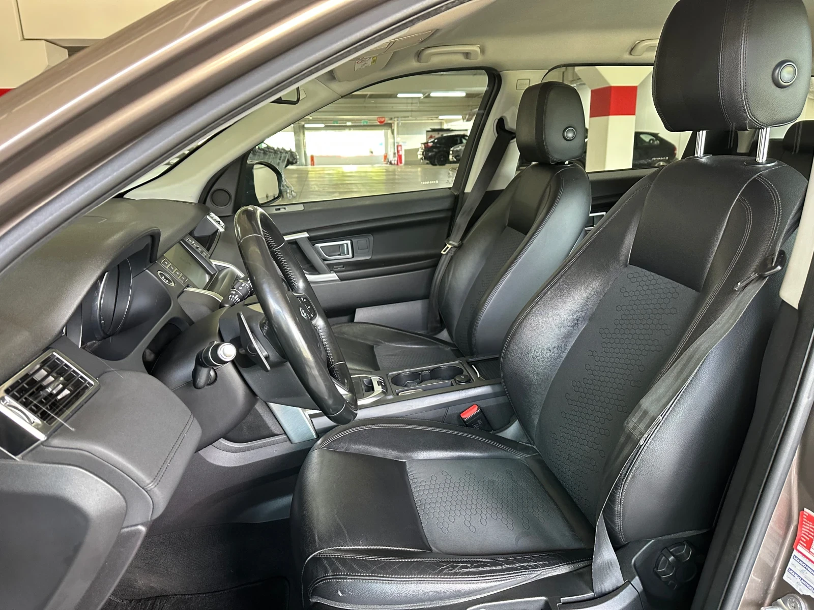 Land Rover Discovery Sport 2.0TD4 AWD, снимка 8 - Автомобили и джипове - 55792442