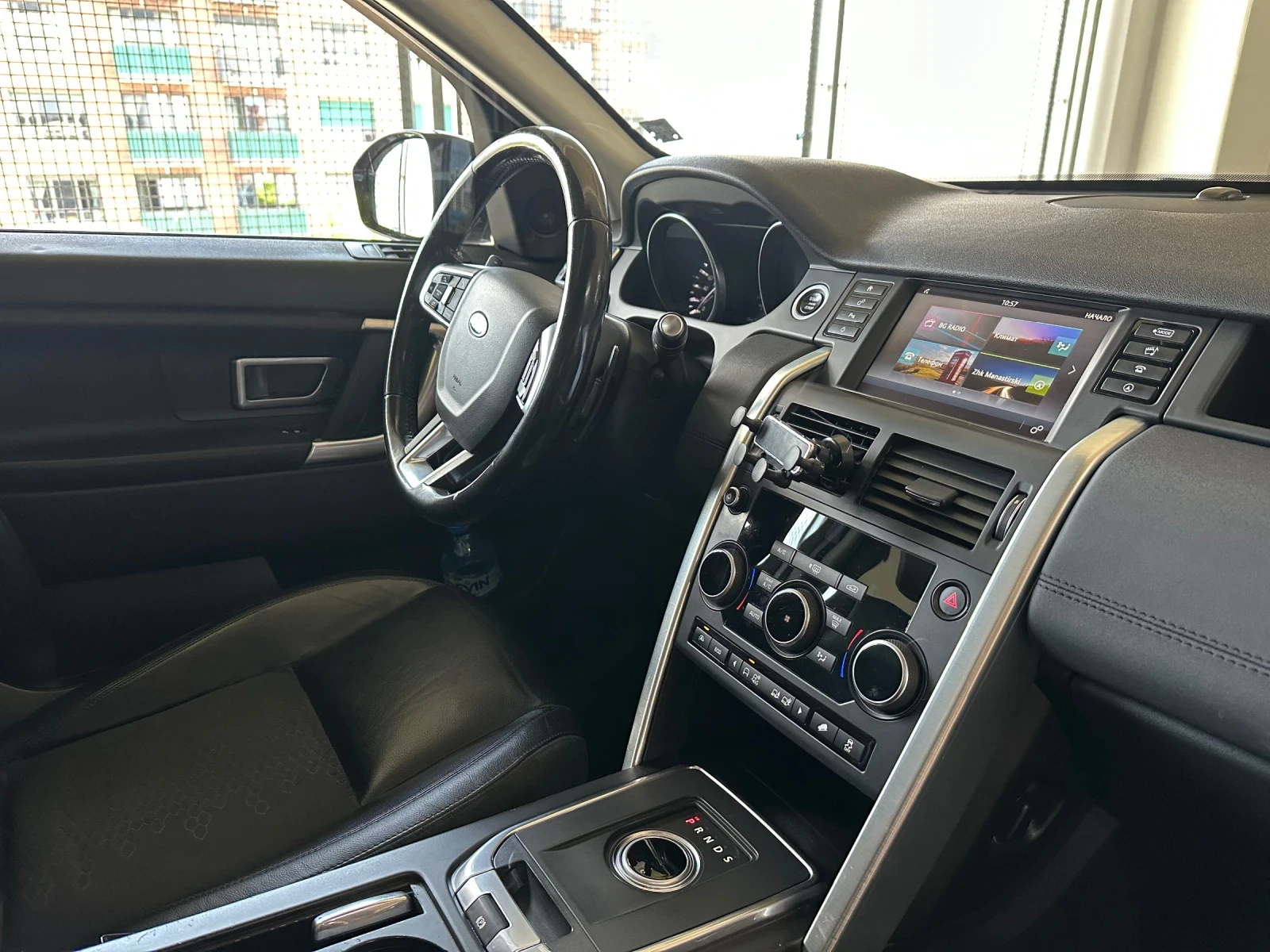 Land Rover Discovery Sport 2.0TD4 AWD, снимка 14 - Автомобили и джипове - 55792442