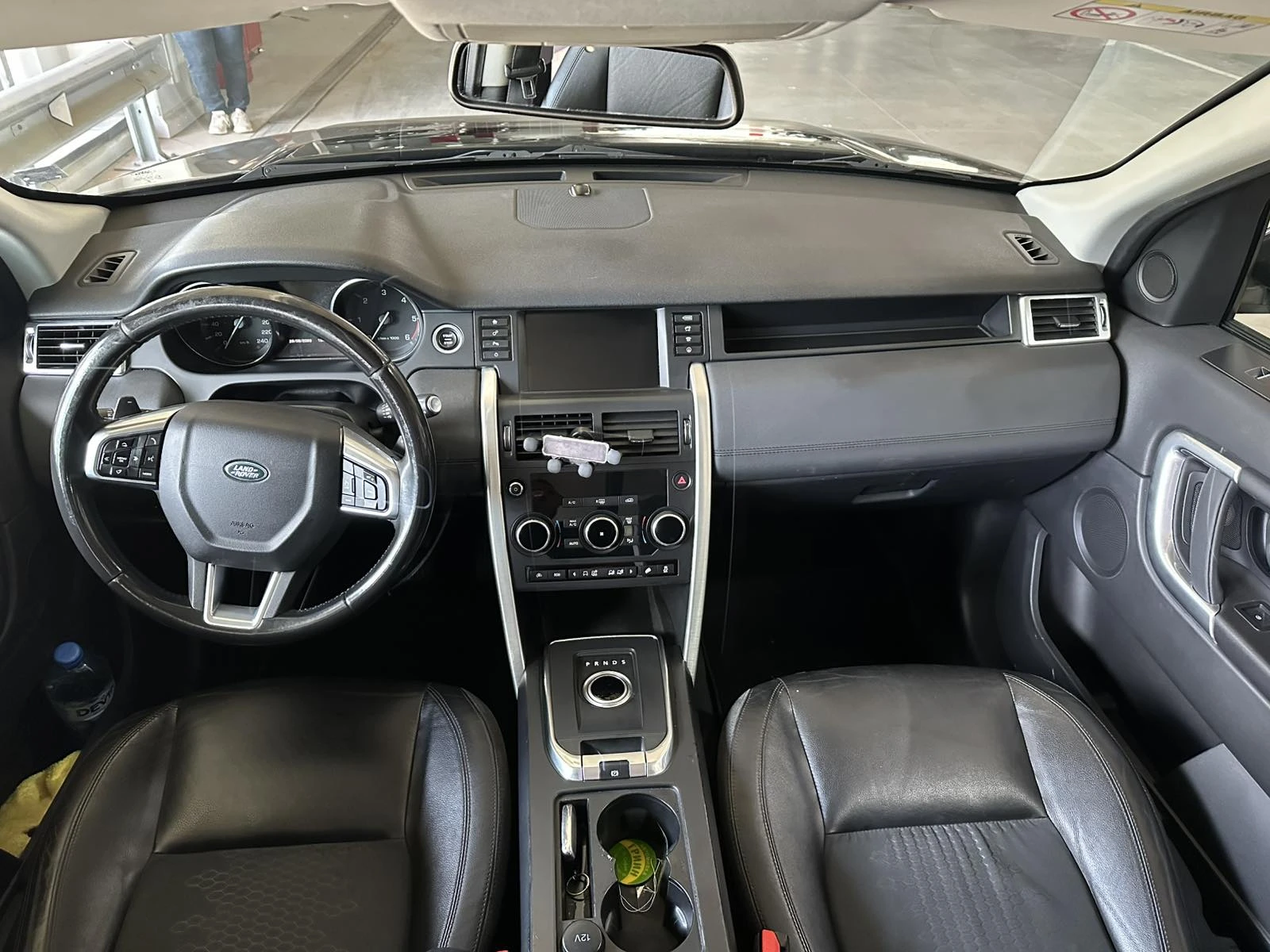 Land Rover Discovery Sport 2.0TD4 AWD, снимка 11 - Автомобили и джипове - 54615617