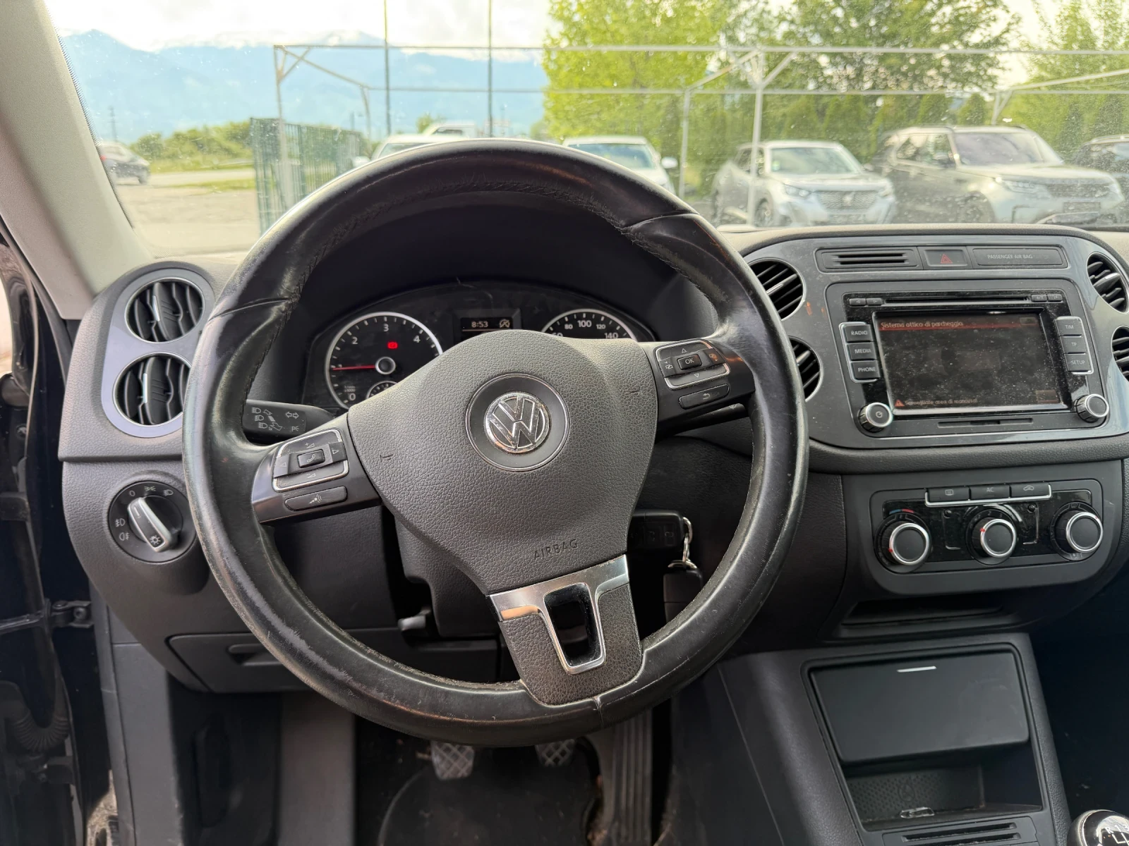 VW Tiguan 2.0TDI, снимка 9 - Автомобили и джипове - 54640340