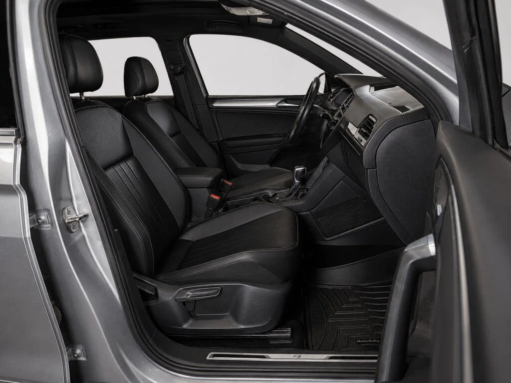 VW Tiguan Comfortline R-Line Black 4Motion, снимка 13 - Автомобили и джипове - 55437381