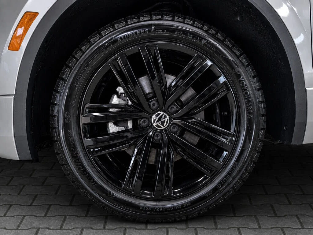 VW Tiguan Comfortline R-Line Black 4Motion, снимка 6 - Автомобили и джипове - 55437381