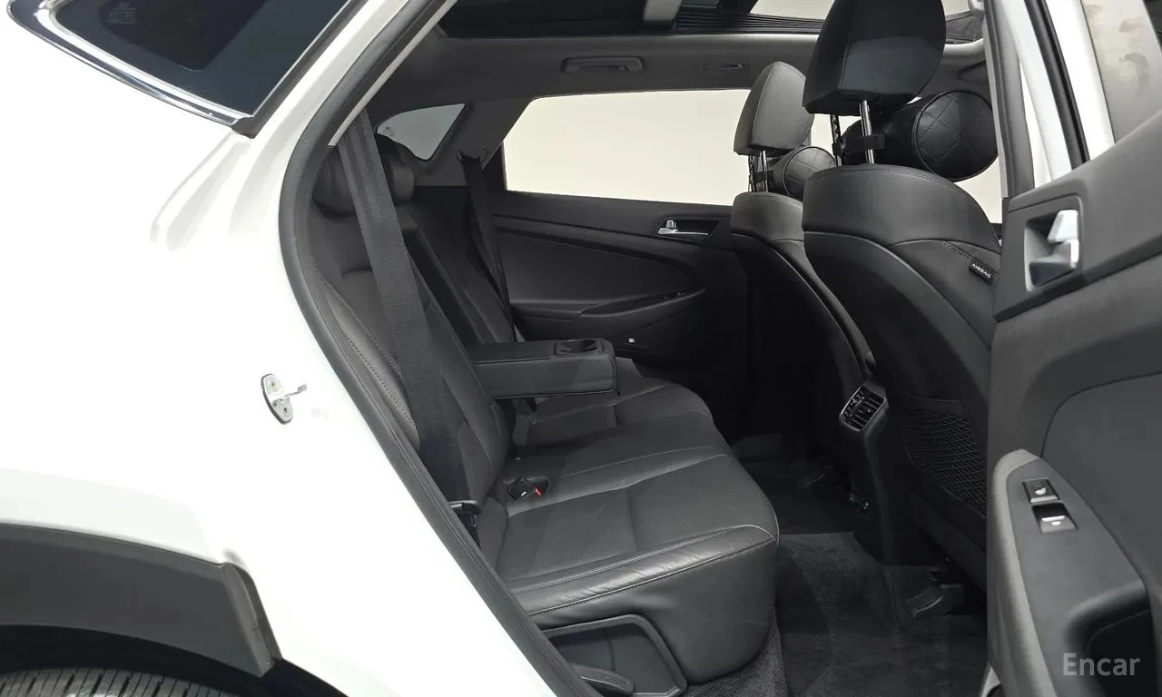 Hyundai Tucson Model 2019, снимка 9 - Автомобили и джипове - 55644179
