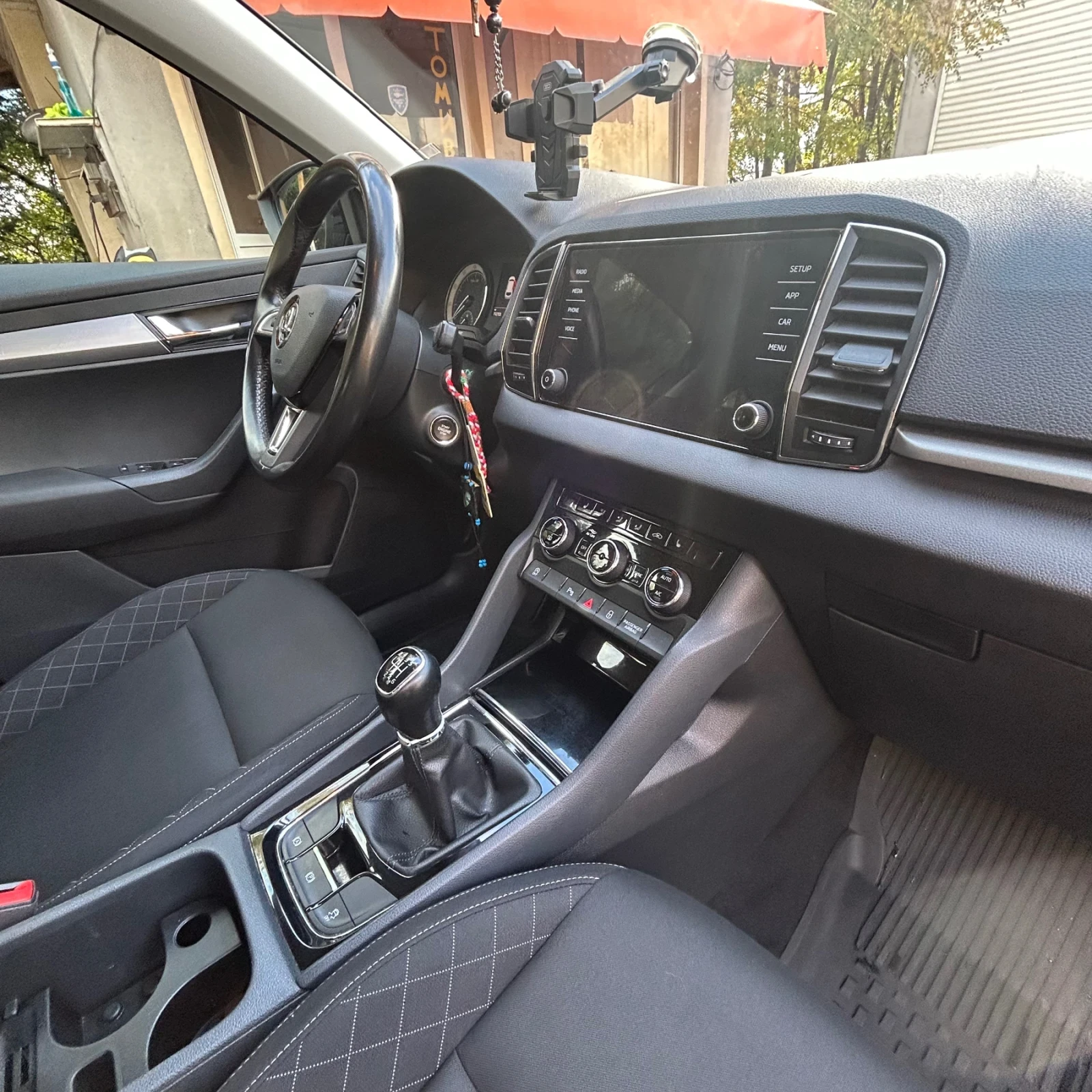 Skoda Karoq, снимка 8 - Автомобили и джипове - 56700500