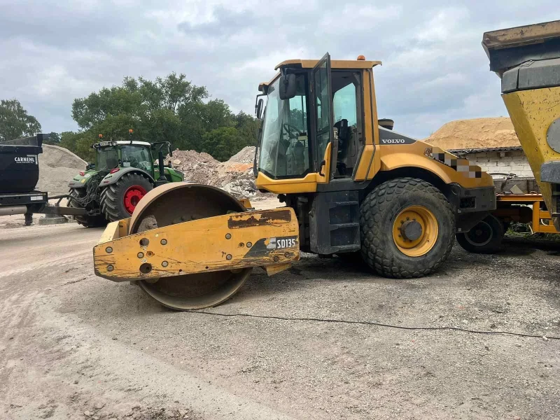 Валяк Volvo SD135, снимка 2 - Индустриална техника - 51961602