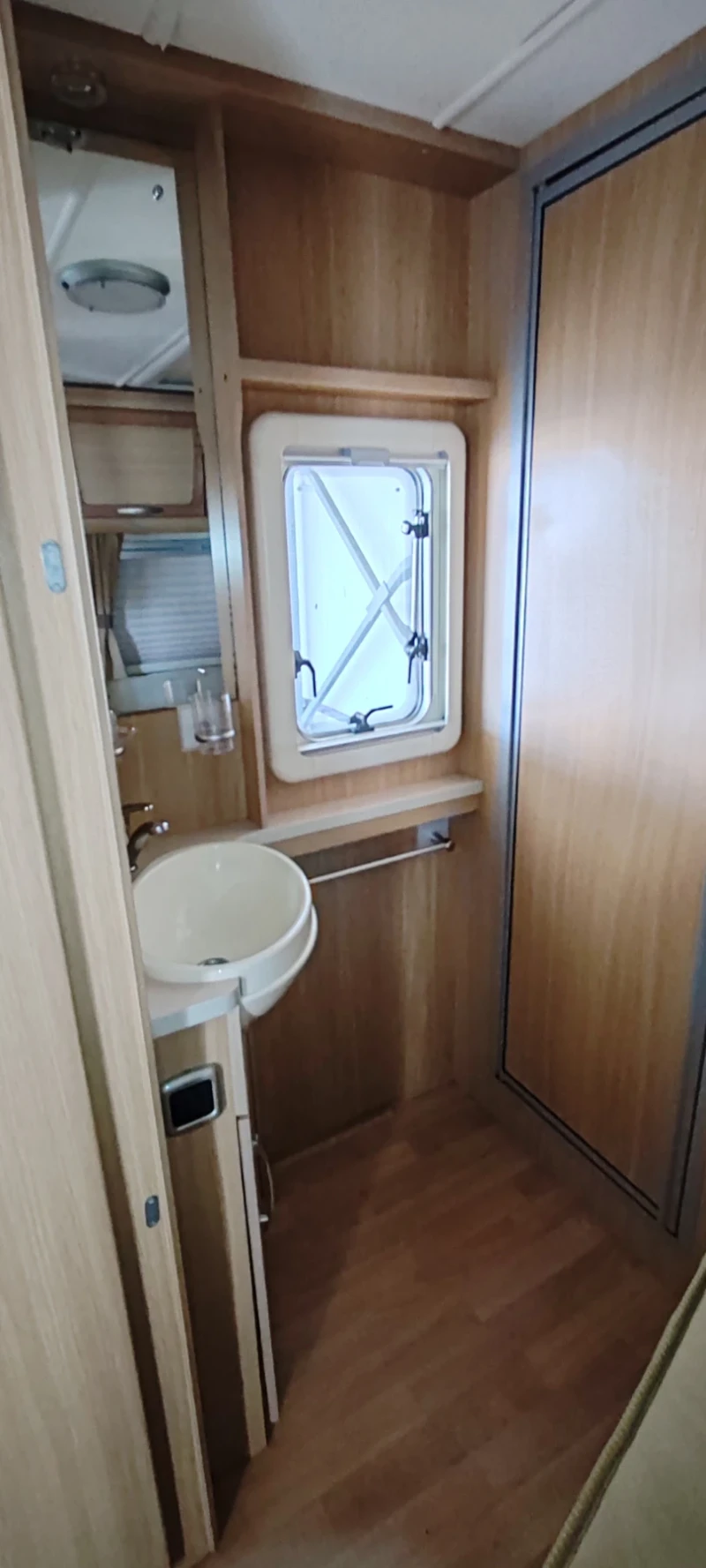 Каравана ABI abbey vogue gt fix 2008, снимка 11 - Каравани и кемпери - 52408637