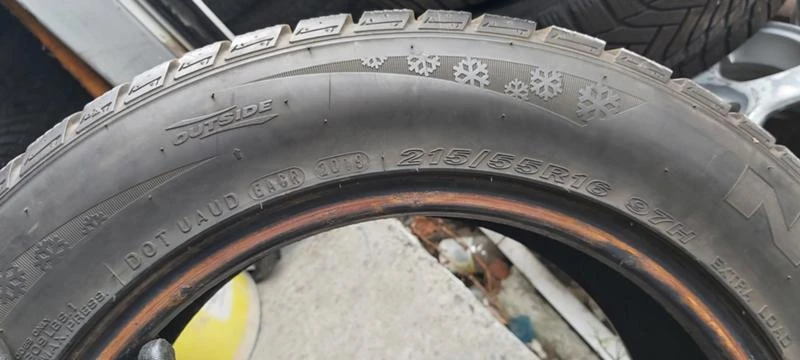 Гуми Зимни 215/55R16, снимка 9 - Гуми и джанти - 34366890