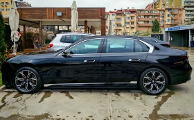 BMW i7 Xdrive60, снимка 2