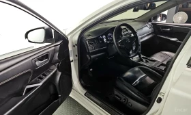 Toyota Camry 2.5 Hybrid XLE| Automatic| Кожа| JBL Premium, снимка 3