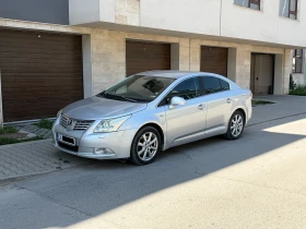 ������ Toyota Avensis