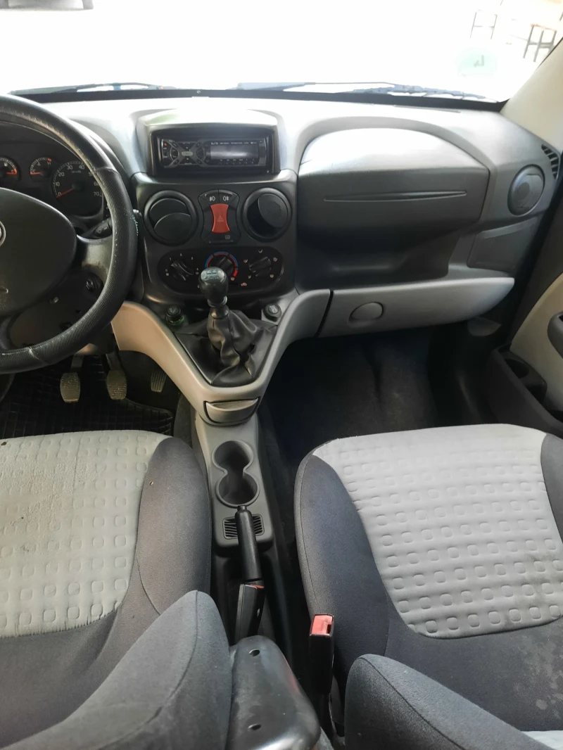 Fiat Doblo 1.4 77hp Facelift Климатик Парктроник Халогени , снимка 12 - Автомобили и джипове - 47184683