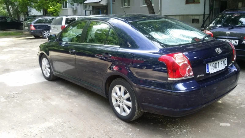 Toyota Avensis 1.8 16 v 129 k.s, снимка 7 - Автомобили и джипове - 47856005