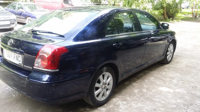 Toyota Avensis 1.8 16 v 129 k.s, снимка 5 - Автомобили и джипове - 47856005