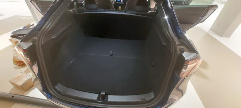 Tesla Model Y Long Range, снимка 15 - Автомобили и джипове - 48818292