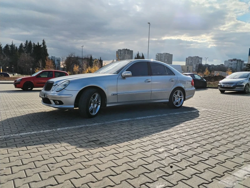 Mercedes-Benz E 320 3.2 АМГ пакет, снимка 4 - Автомобили и джипове - 49525061