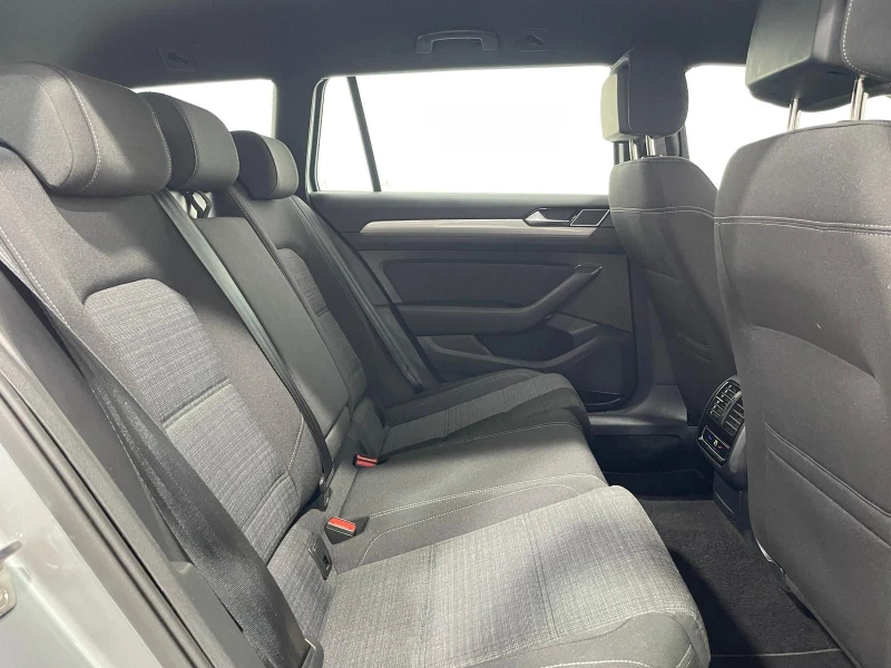 VW Passat VARIANT/2.0TDI/150HP/BUSINESS/MASS/LANE/282vpr, снимка 17 - Автомобили и джипове - 49932625