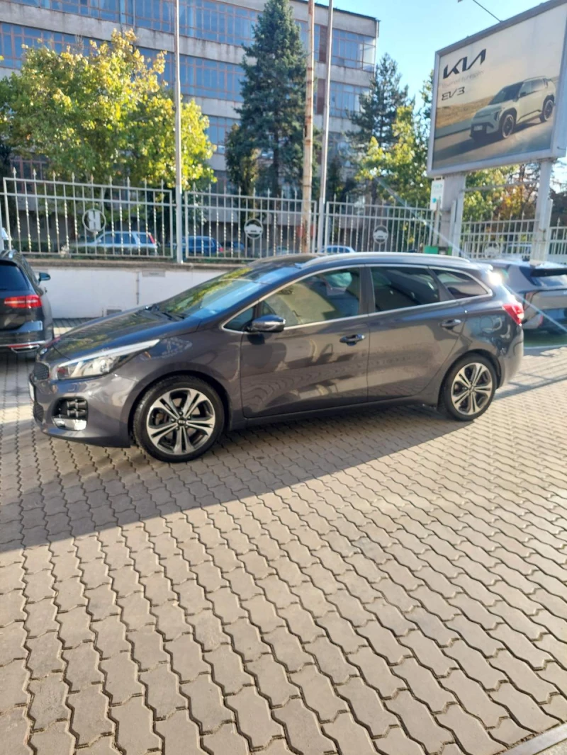 Kia Ceed SW, снимка 5 - Автомобили и джипове - 52507926
