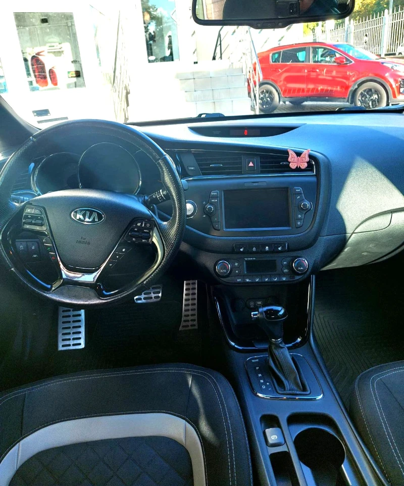 Kia Ceed SW, снимка 12 - Автомобили и джипове - 52507926