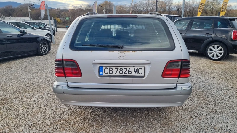 Mercedes-Benz E 320 CDI Elegance, снимка 6 - Автомобили и джипове - 52481439